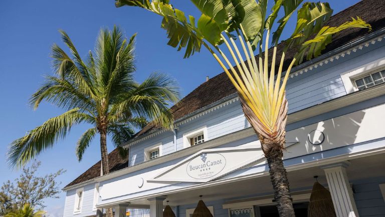 Htel Boucan Canot - entre de l'htel