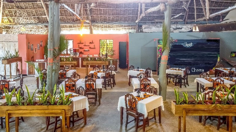 Paradise Beach Resort, restaurant