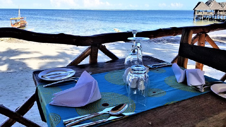 Paradise Beach Resort, restaurant