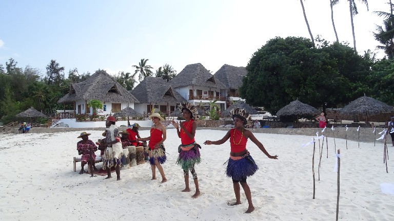 Paradise Beach Resort, Show de danse