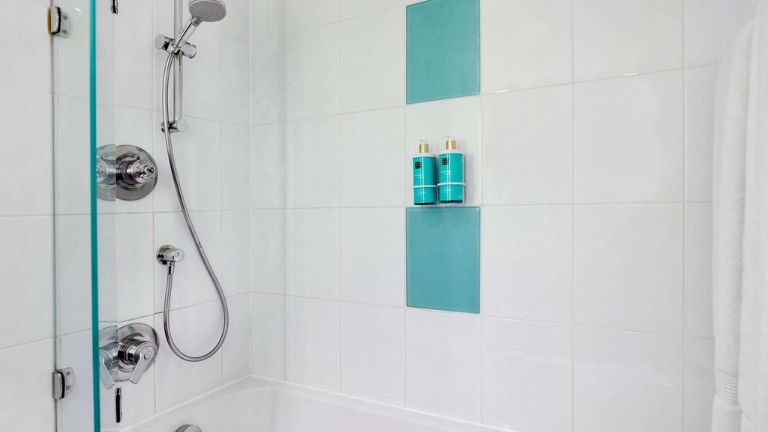 Novotel London West - Salle de bains chambre standard