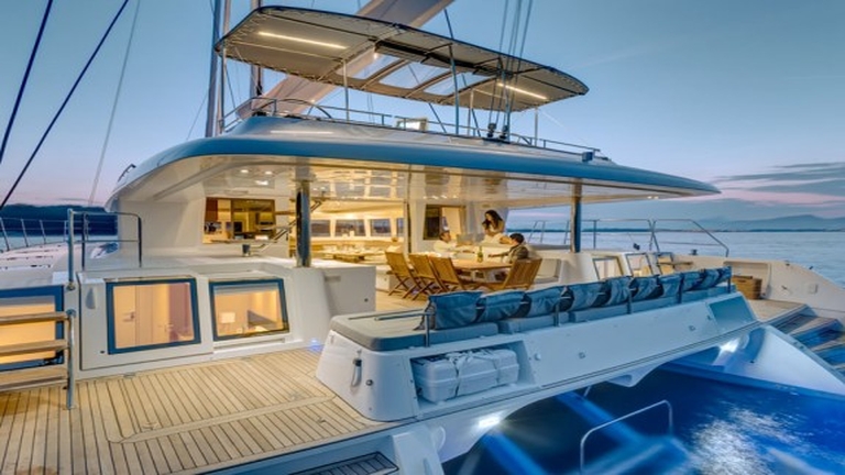 luxury catamaran grenadines