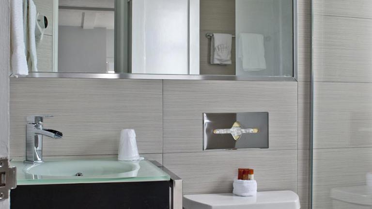 Htel Marseilles  Miami, salle de bain
