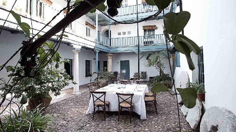 Hospes Las casas del Rey de Baeza - Dner dans le patio