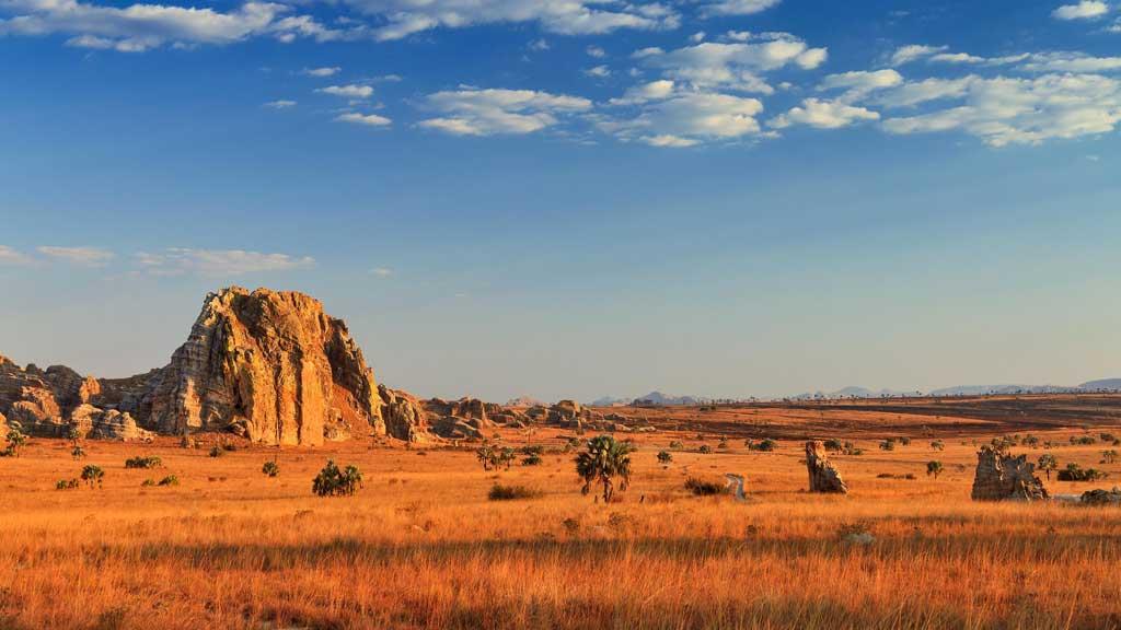 islao-madagascar-desert