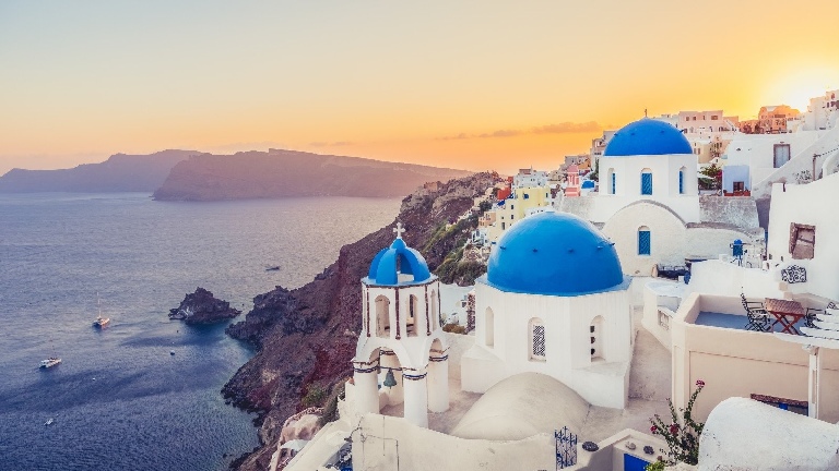 Santorin - Vue du village avec glise