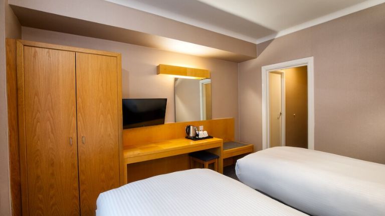 Tavistock - chambre twin - rangement