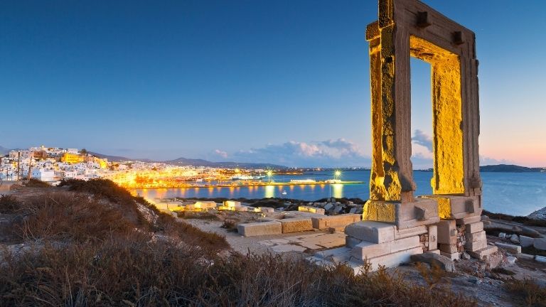 Naxos, porte du temple d'Apollon