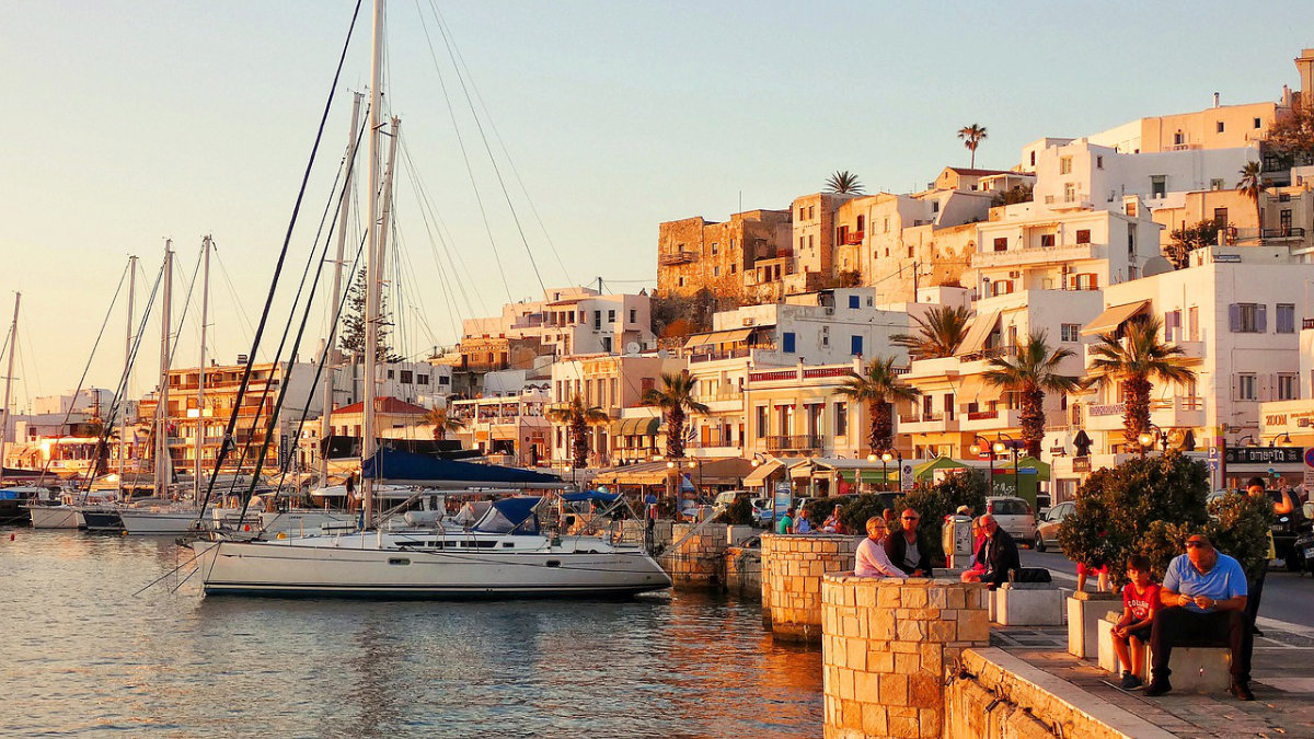 Naxos, port