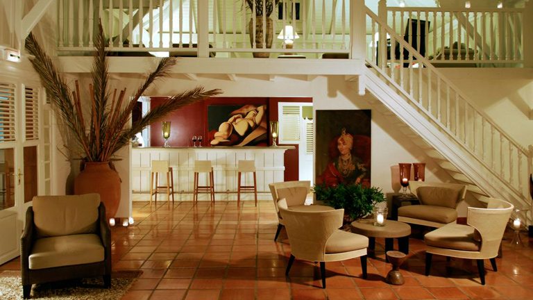 Htel Plein Soleil, salon