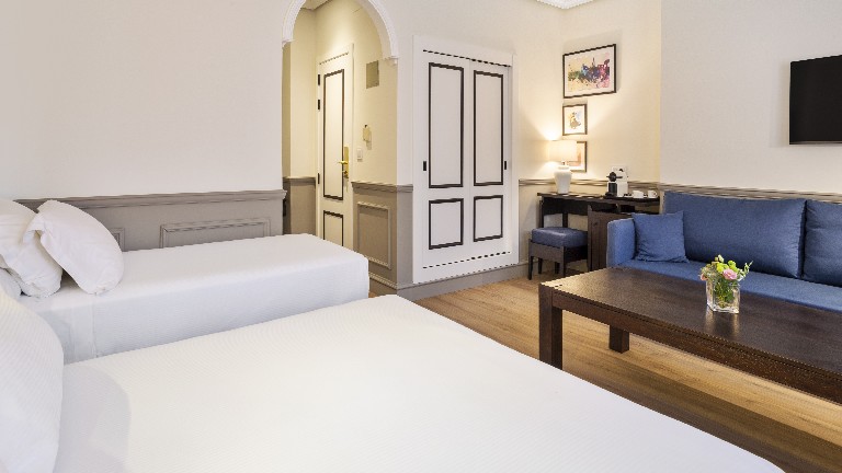 H10 Corregidor, Chambre famille