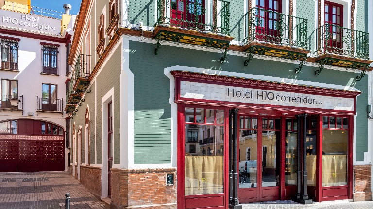 H10 Corregidor, Entre principale