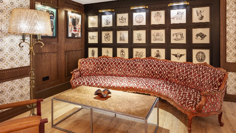 H10 Corregidor, Hall d'entre