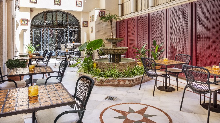 H10 Corregidor, petit djeuner dans patio