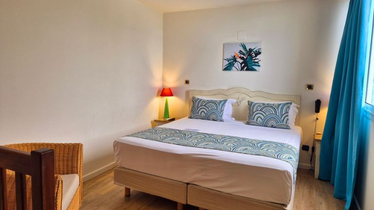 H�tel Le Nautile - Chambre Salon c�t� piscine