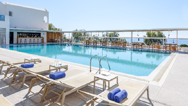 Kamari Beach hotel, Piscine