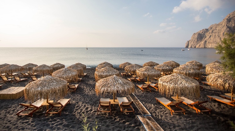 Kamari Beach hotel, Plage