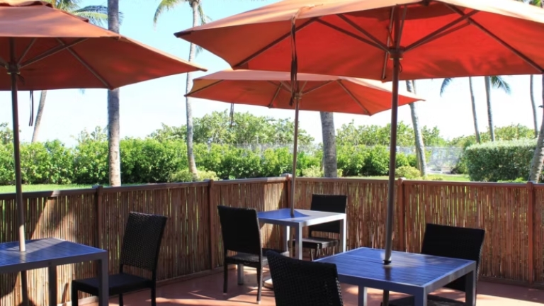 Holiday Inn Beach Miami Oceanfront - Bar