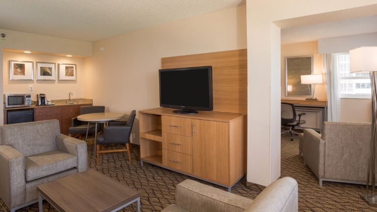 Holiday Inn Beach Miami Oceanfront - Suite