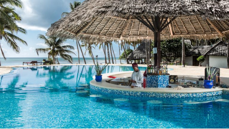 H�tel Karafuu Beach Resort & Spa � Zanzibar, Swim Up Bar