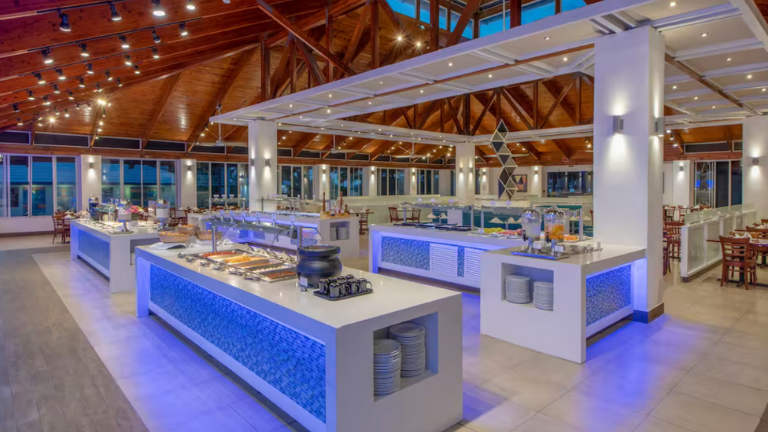Viva Wyndham Fortuna Beach - Restaurant buffet