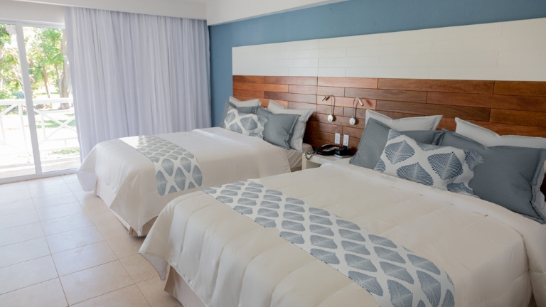 Viva Fortuna Beach by Wyndham - Chambre deux grands lits