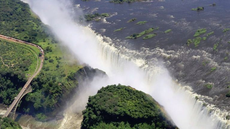 Jour 9 : Les Chutes Victoiria (ct Zimbabwe)