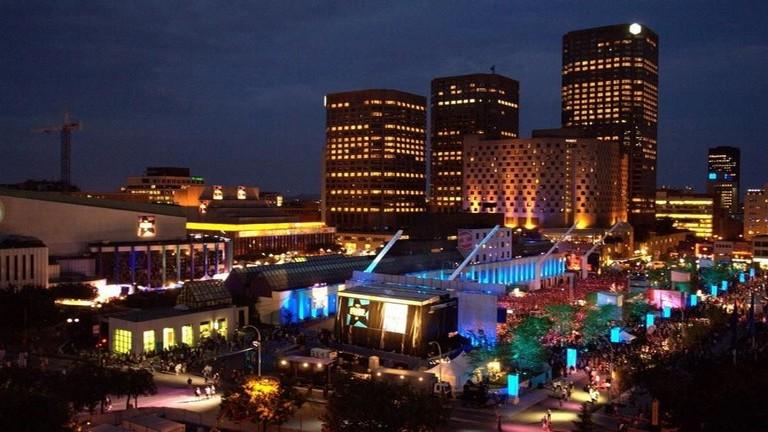 DoubleTree by Hilton Montreal, vue extrieure