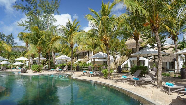 Coin de mire - Piscine - vue de ct