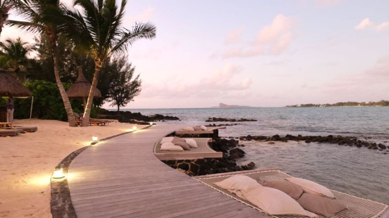 La Maison 20 Degr�s Sud - Coucher de Soleil