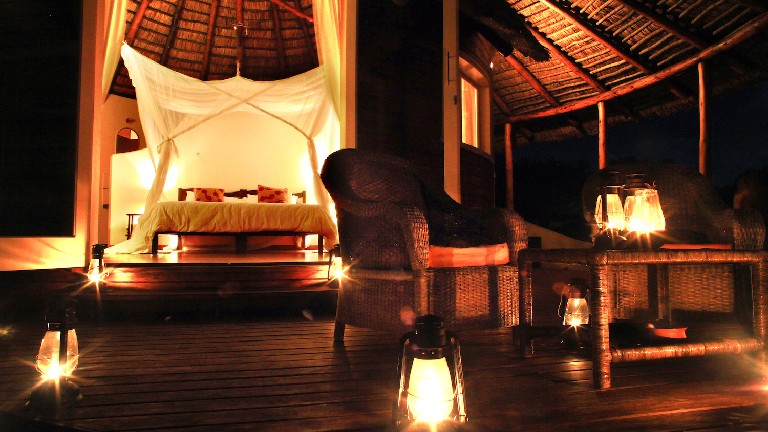 Dunes de Dovela, Bungalow de nuit