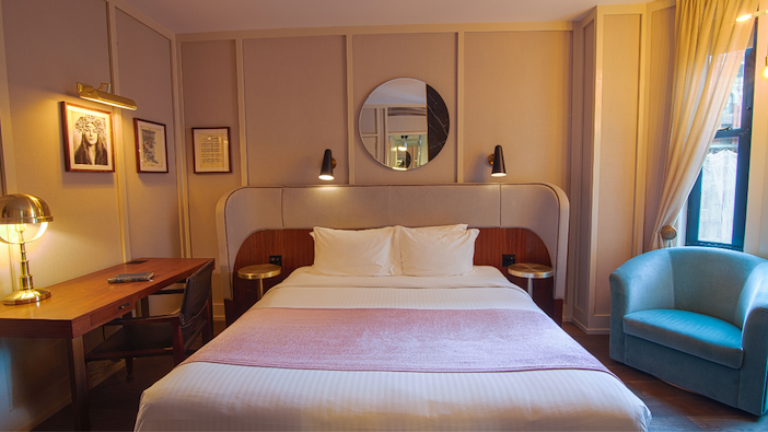 The Evelyn - Superior Queen