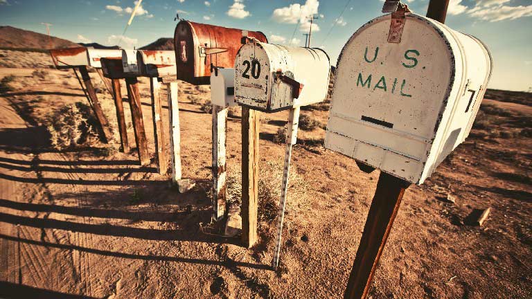 Boite aux lettres dans le dsert - Sensations du monde