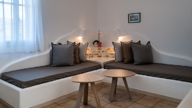 En Milo, Suite - banquettes de slalon