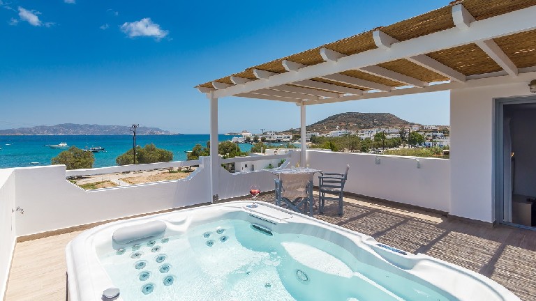 En Milo, chambre suprieure Jacuzzi - Terrasse