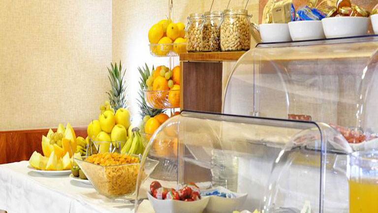 Htel Apogia Lloyd, Rome - petit djeuner