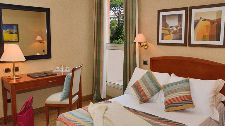 LH Lloyd 3* Rome