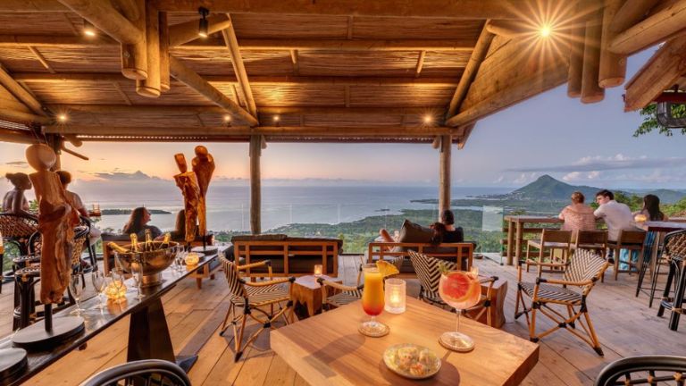 Lakaz Chamarel - The View Bar