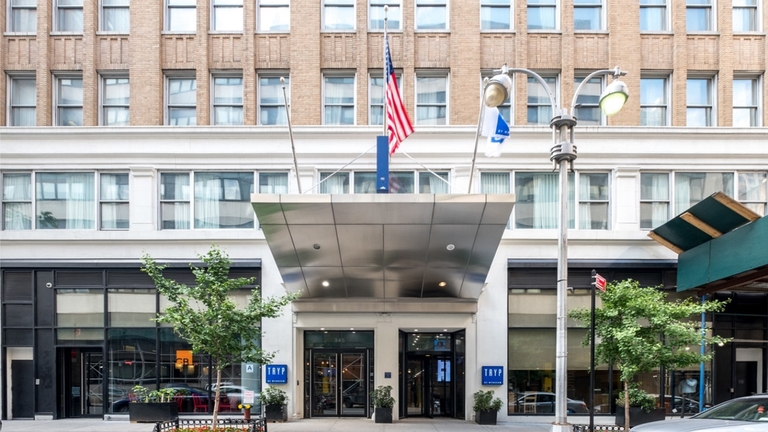 Tryp by Wyndham Times Square South - Faade