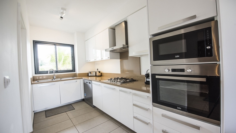 Life In Blue : Azuri Residences, appartement deluxe, cuisine