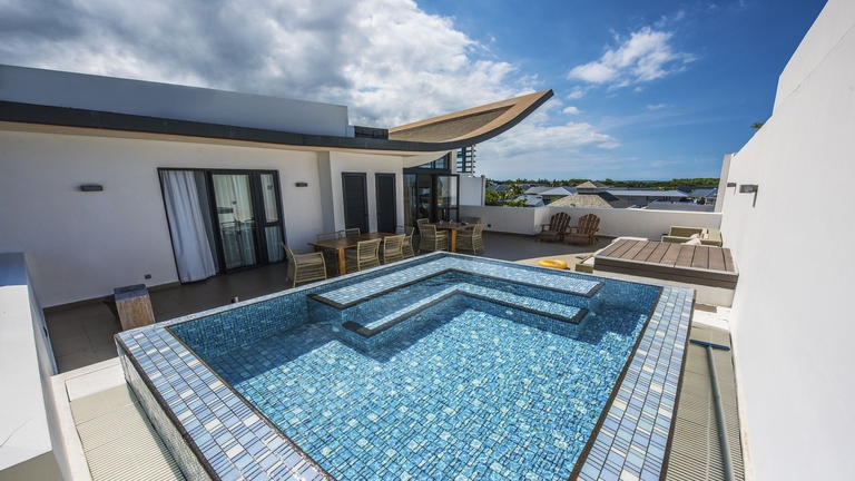 Life In Blue : Azuri Residences, Penthouse
