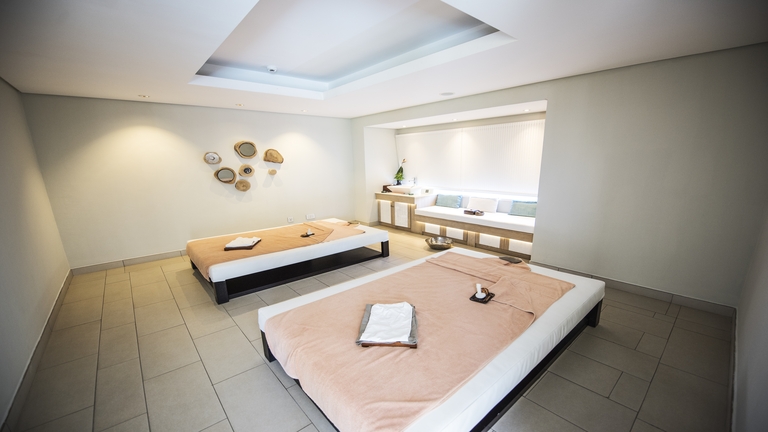 Life In Blue : Azuri Residences, Spa