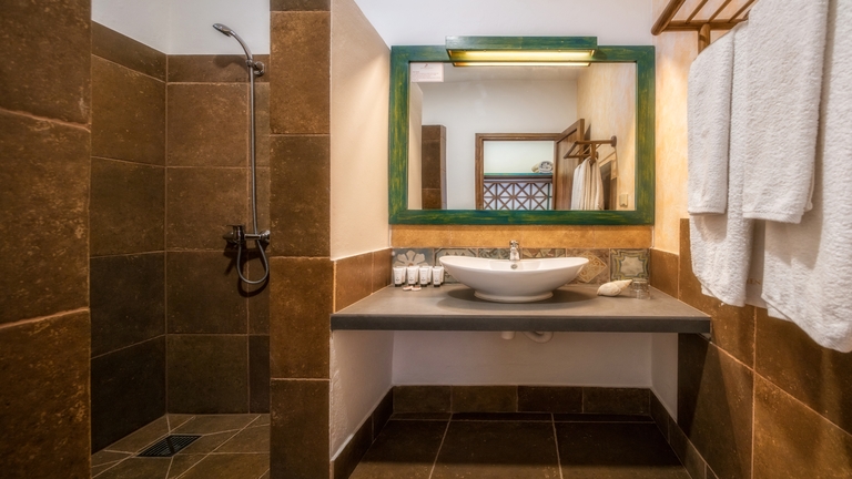 Htel Queen Zanzibar, Chambre Standard, salle de bains