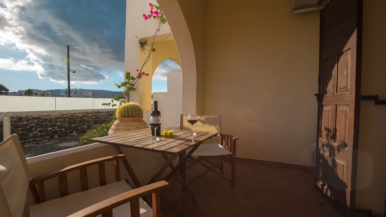 Chambre standard lgante - Iliada Hotel  Santorin, Sensations du Monde