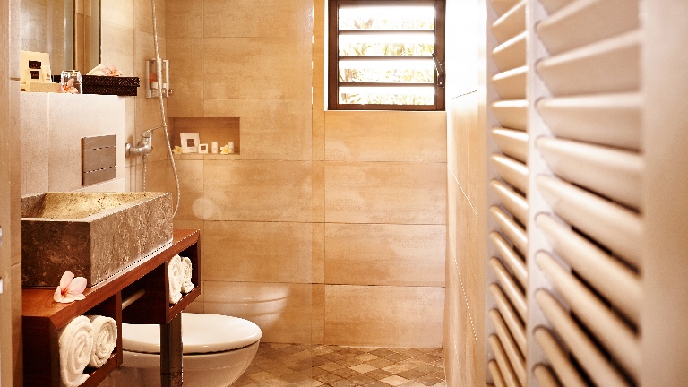 Iloha Seaview Hotel - Bungalow Famille, Salle de bain
