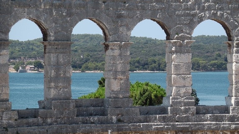 Pula , amphithatre