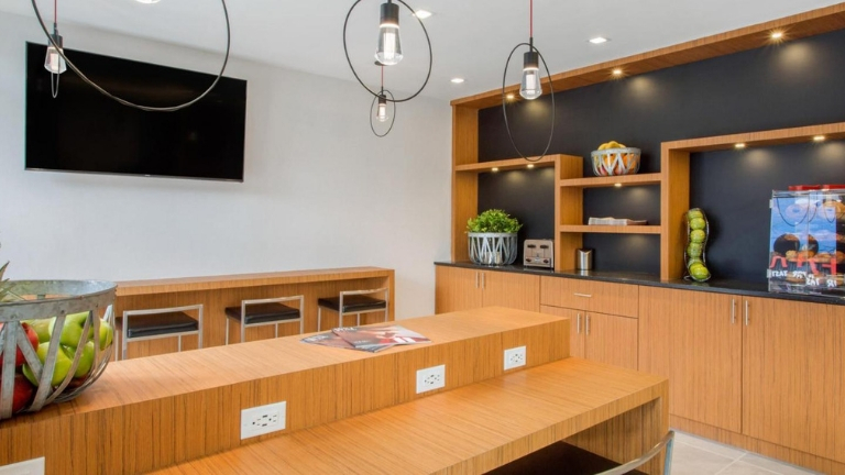 Petit Djeuner Htel Insignia