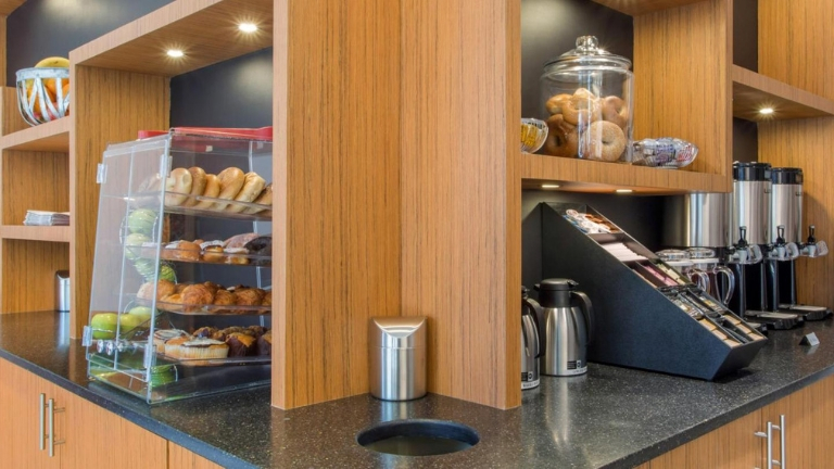 Petit Djeuner Htel Insignia 