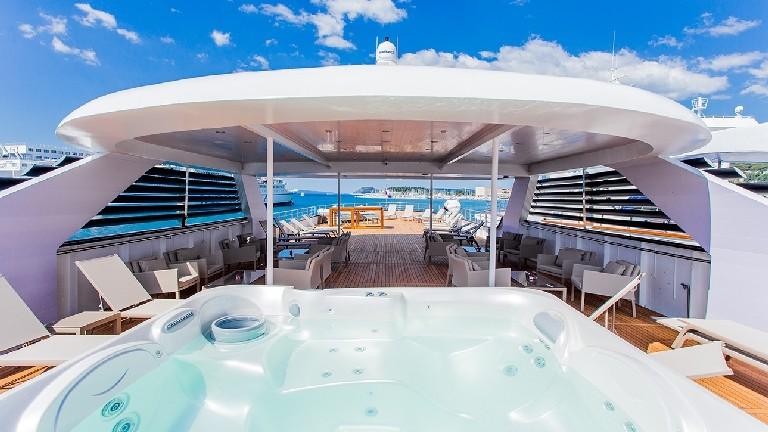 Bateau Avangard - Jacuzzi