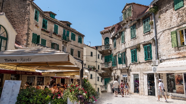 Jour 1 : Paris (ou autre ville)/ Split